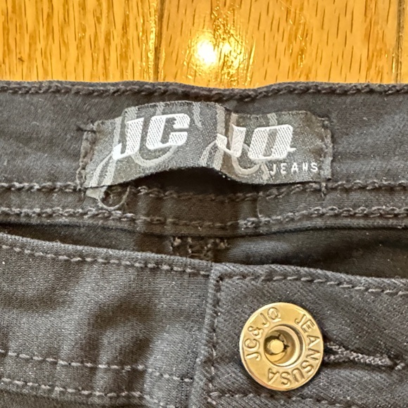 High-Rise Black Flare Jeans - Wide Leg - Picture 2 of 6